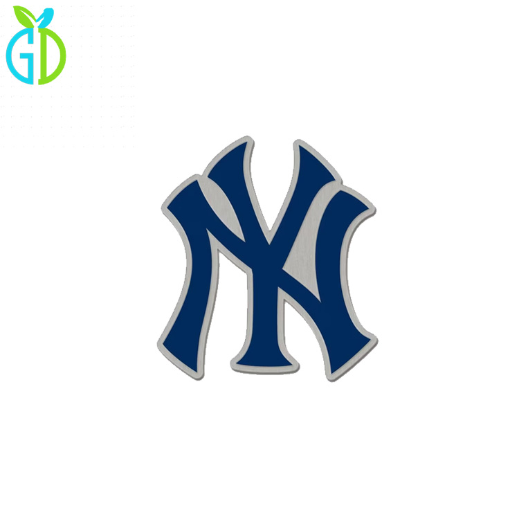 Custom Sport 32 Team NFL Football Helmet Enamel Pin Badge Souvenir